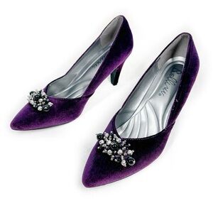 Bellini grape velvet bejeweled pump size 10WIDE